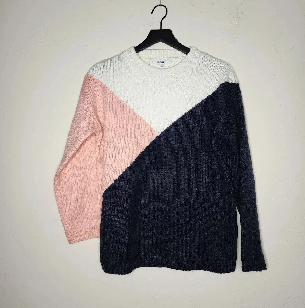 BB Dakota Bunny Slope Color Block Sweater Pink Size Small NWOT - Picture 2 of 6